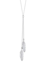 Silverhalsband med en delikat kedja och två fjäderformade hängande detaljer, med texturerad utsmyckning och en polerad yta.