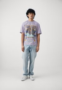 HUGO JONAH - Tiesaus kirpimo džinsai - light/pastel blue