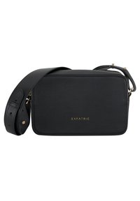 Schwarze Leder-Crossbody-Tasche mit rechteckiger Form, goldenen Beschlägen und der Markeninschrift "EXPATRIÉ" in der Mitte. Verstellbarer Gurt inklusive.