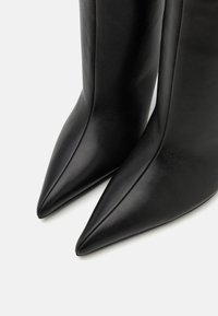 Steve Madden SCHMOOZE - Højhælede støvler - black