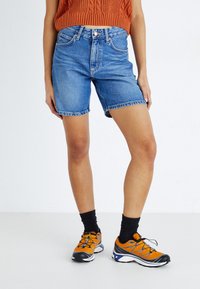 Lee - RIDER BERMUDA - Denim shorts - river deep Thumbnail Image 1