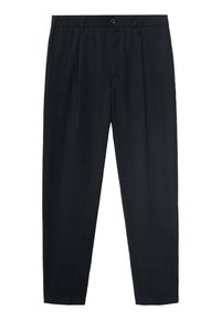 Pantalon noir en tissu léger, avec une coupe décontractée, devant plissé, fermeture par bouton et poches latérales. Texture lisse.