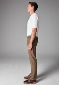Next SOFT TOUCH COLOURED - REGULAR FIT - Jeans Straight Leg - dark tan