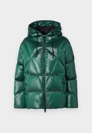 Grüne Pufferjacke mit glänzender Oberfläche, Kapuze und Reißverschluss. Mit einem rautenförmigen Steppmuster und zwei Fronttaschen. Schwarze Innenakzente.