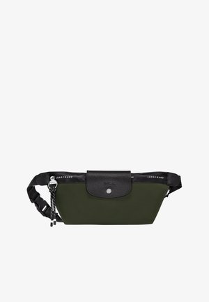 Grünes Nylon-Bauchband mit einem schwarzen Lederoberteil, ausgestattet mit einem Druckverschluss, silbernen Hardware-Akzenten und einem verstellbaren schwarzen Tragegurt.