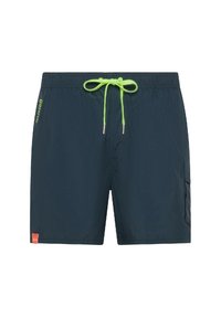 Shorts da bagno blu navy con vita elasticizzata e cordino verde. Presentano una tasca laterale, dettagli in logo verde brillante e un'etichetta rossa.