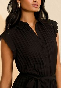 Love & Roses REGULAR FIT - Kreklkleita - black