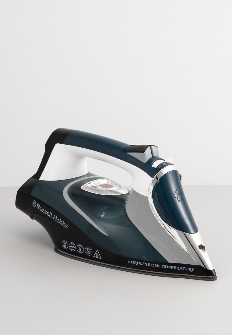 Plancha de vapor inalámbrica con un cuerpo azul y blanco, acentos de cromo, mango ergonómico y un depósito de agua transparente para facilitar el llenado.