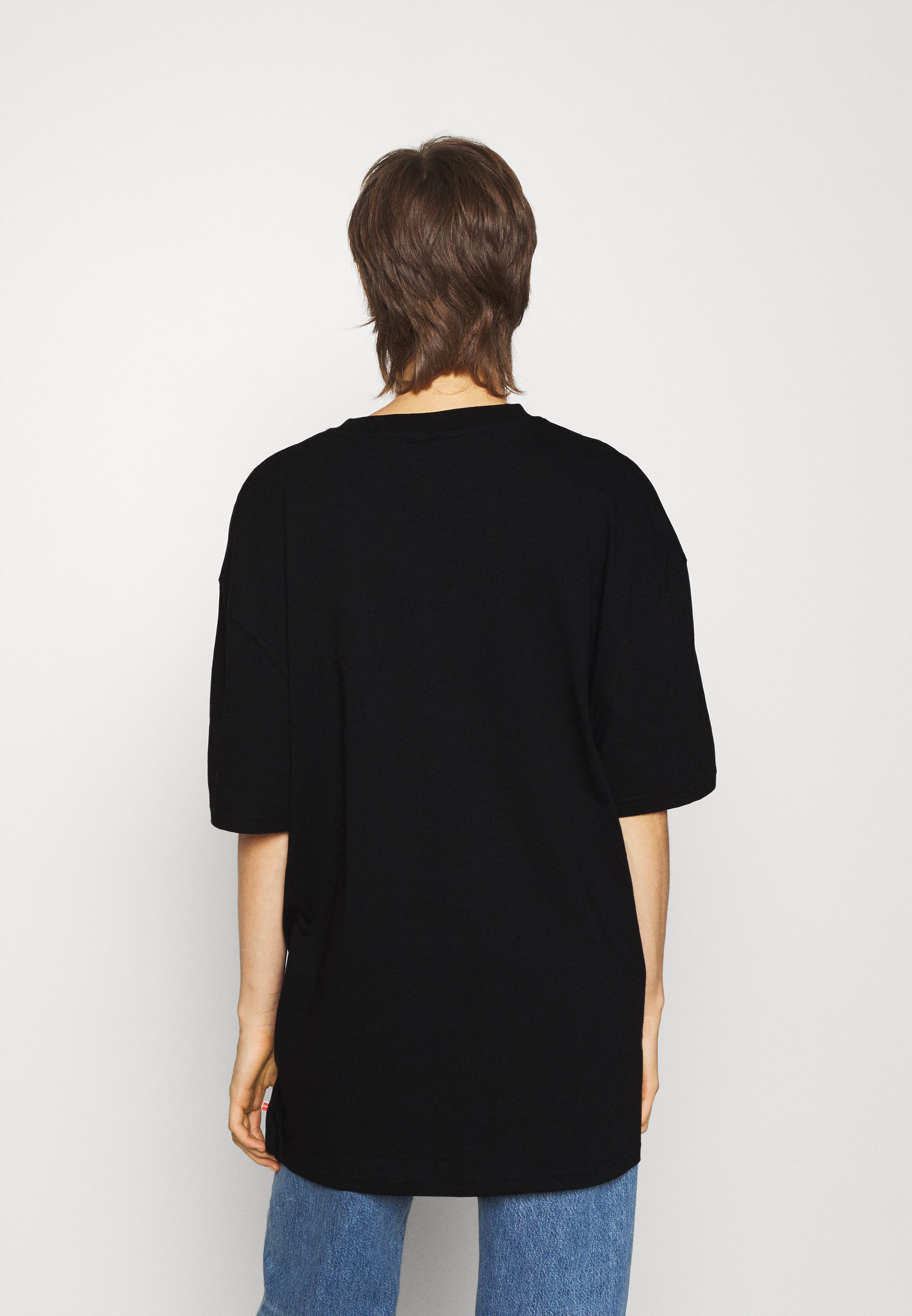 basic boyfriend tee