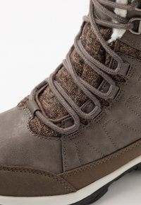 HI-TEC RIVA MID WP - Snowboots  - olive