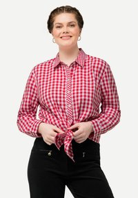 Ulla Popken CHECKERED - Camicia - salsa