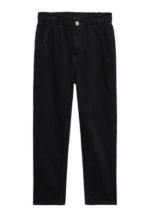 Czarne spodnie na elastycznej talii z przednimi kieszeniami, szlufkami na pasek i zapięciem na guzik, zaprezentowane na białym tle.