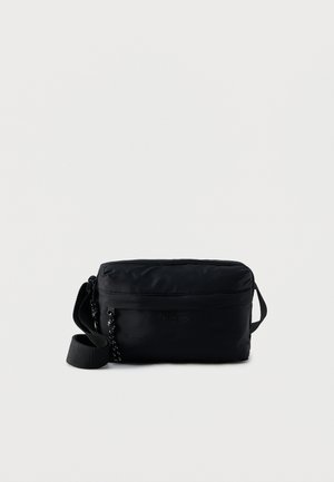 Kompakt fekete oldaltáska elülső cipzáras zsebbel, állítható pánttal és visszafogott "BORG" logóval egyszínű háttéren.