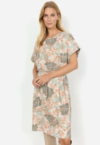 Blomstermønstret kjole med korte ærmer, afslappet pasform og snoreliv i blødt stof med pastelfarver.