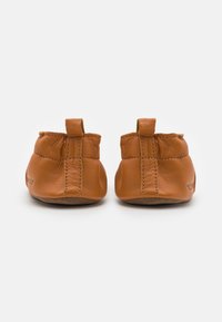 Robeez BEAR'S WALK UNISEX - Tøfler - camel