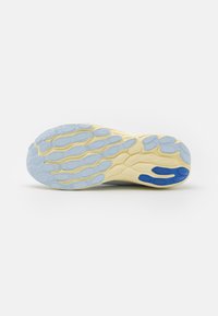 New Balance FRESH FOAM X 1080 V13 - Tenisice za cestovno trčanje - starlight