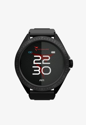 Zwarte smartwatch met een rond gezicht, digitale weergave, vette witte en rode cijfers, textuur van zwart als achtergrond en een zwarte siliconen band.