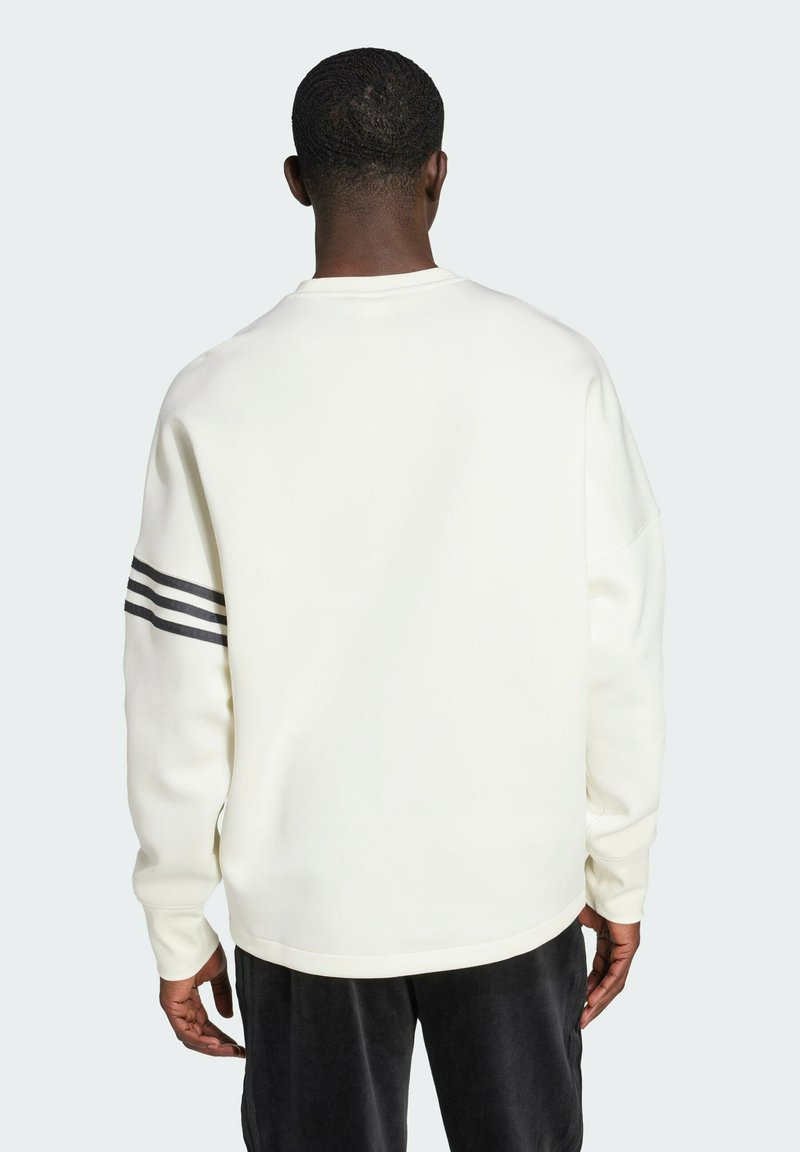 adidas gazelle silver green womens 28 Hydroflex Reflective Crewneck Black / Large