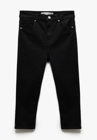 Jeans de mezclilla negra con un ajuste slim, diseño estándar de cinco bolsillos, botón metálico y cierre de cremallera; textura suave y líneas limpias.