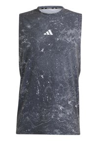 Tummanharmaa hihaton urheilupaita, jossa on marmoroitu kuvio, pyöreä pääntie ja valkoinen Adidas-logo rintamuksessa.