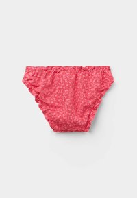 Bañador de bikini con patrón floral rosa y bordes fruncidos, hecho de tela liviana. Presenta material elástico para mayor comodidad y ajuste.
