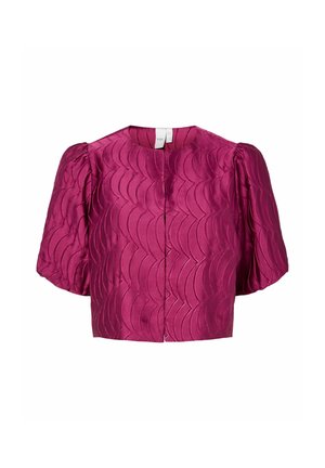 Blouse courte à manches courtes, en satin fuchsia vif. Présente un motif en vagues, des manches bouffantes et un col rond avec une fermeture à l'avant.