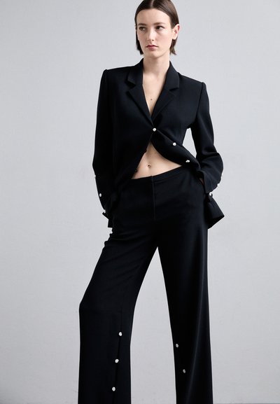 Stine Goya ISAAC CREPE - Hlače - jet black