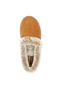 Pantofole in suede marrone con una morbida fodera in pelliccia beige all'apertura, dotate di una soletta imbottita e di un design a punta rotonda.