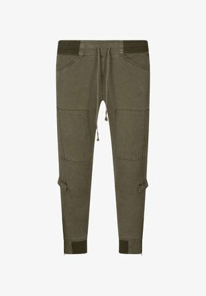 Pantalones cargo verde oliva hechos de una tela suave, con cintura elástica, cordón y múltiples bolsillos con puños acanalados.