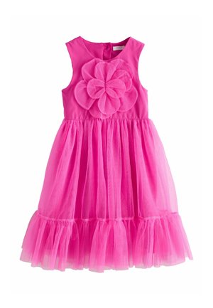 Rosa Kleid mit ärmellosem Design, versehen mit einer großen Stoffblume am Oberteil und einem mehrlagigen Tüllrock mit gerafftem Saum.