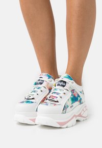 Buffalo London Sapatilhas - multi-coloured/white