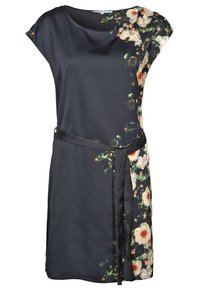 Vestido negro con estampado floral, hecho de una tela suave, que presenta un corte holgado, mangas cortas y un cinturón de lazo lateral para un ajuste ajustable.