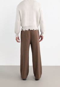 YOURTURN Tygbyxor - brown