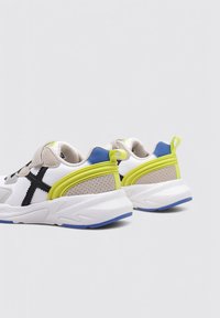 MUNICH TRACK - Zapatillas - white