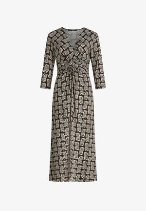 Lungo abito a portafoglio in bianco e nero con motivo a fantasia, maniche a tre quarti e dettaglio arricciato con laccio in vita.