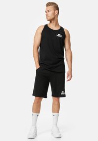 Lonsdale - Top