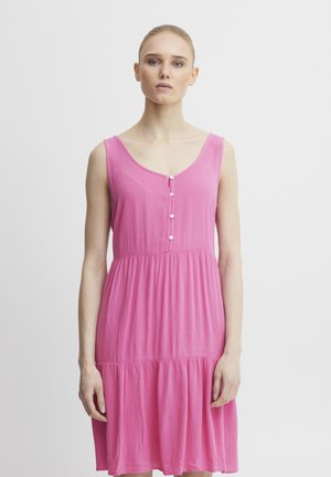Rosa ärmelloses Kleid mit runder Ausschnitt, Knopfleiste und gerafftem Rock, aus weichem, leicht strukturiertem Stoff.