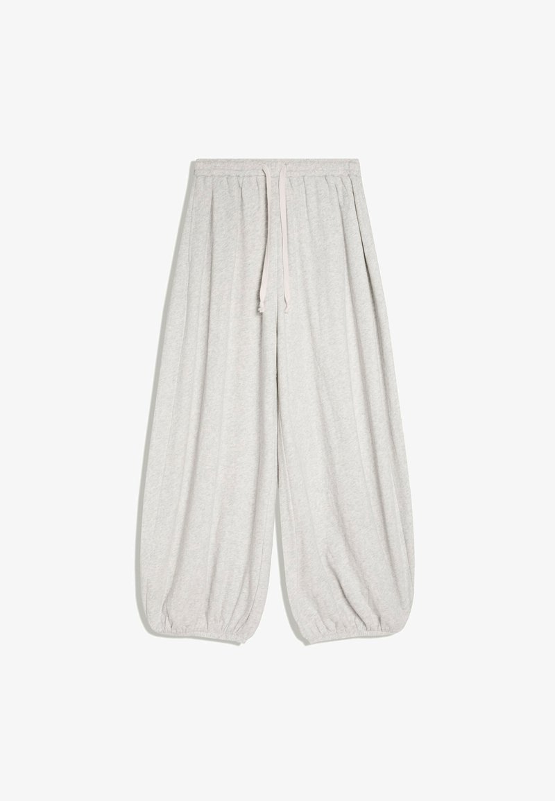 Pantalon ample gris clair avec taille élastique, cordon de serrage et poignets élastiques sur fond blanc.