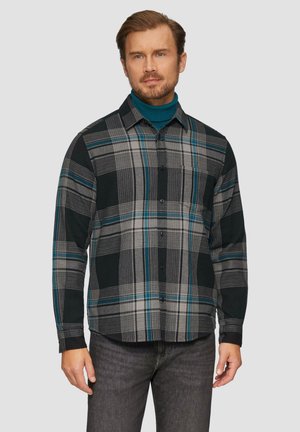 Langsleeve geruit shirt met zwart, grijs en turquoise kleuren, knoopsluiting aan de voorkant, en een borstzak. Zachte stof textuur.