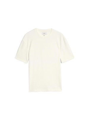 Korte mouwen, ronde hals t-shirt in gebroken wit, met een geribbelde textuur en een losse pasvorm, gemaakt van zacht, ademend materiaal.