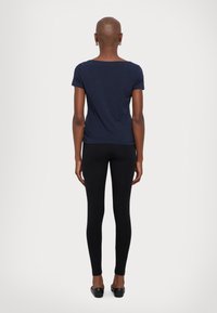 EA7 Emporio Armani Camiseta estampada - navy
