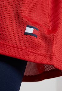 Tommy Hilfiger Vestido de deporte - red
