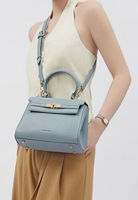 Victoria Hyde VICTORIA S - Sac à main - blau