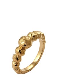 Aranygyűrű lekerekített, texturált dizájnnal, amelyen változó gömb alakú formák csíkoznak végig, fényes felülettel és sima belső résszel.