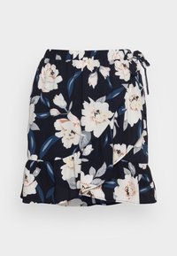 Blommigt mönstrad kjol i marinblått med ljusrosa och grå blommor. Har en volangnederkant och ett elastiskt midjeband med knytning. Lättviktsmaterial.