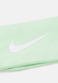 Nike Performance FURY HEADBAND 3.0 UNISEX - Potítko - vapor green/white