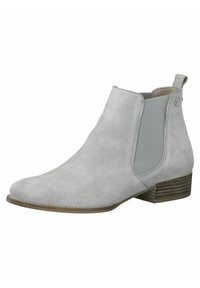 Botte cheville en suede gris avec panneaux élastiques sur les côtés, bout arrondi et talon bas empilé ; présente des détails de couture et un accent de logo.