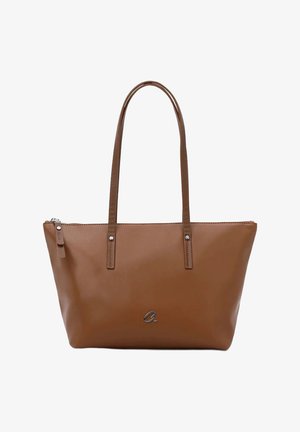 Bolso tote de cuero marrón con asas largas, cierre de cremallera y pequeño logo plateado en el centro frontal.