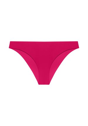 Sous-vêtement féminin style bikini rose vif, posé à plat sur un fond blanc.