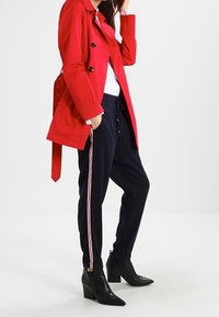 Marc O'Polo Trenssi - red